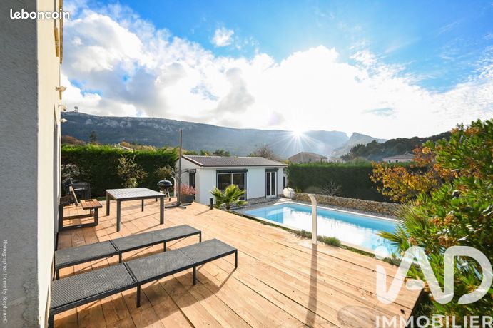 Propriété 8 pièces 180 m²