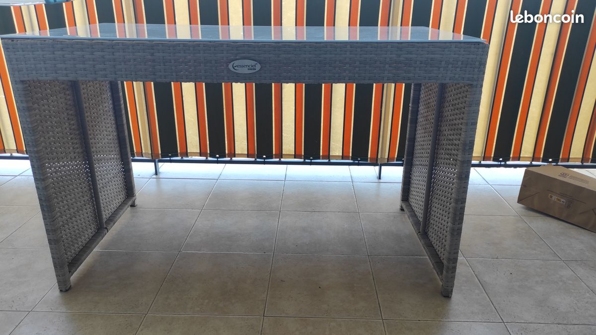 Table intérieure et extérieure (image 1)