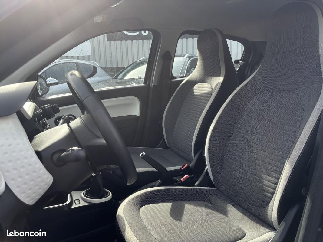 RENAULT TWINGO 1.0 Sce - 75 III BERLINE Zen PHASE 2 (image 14)
