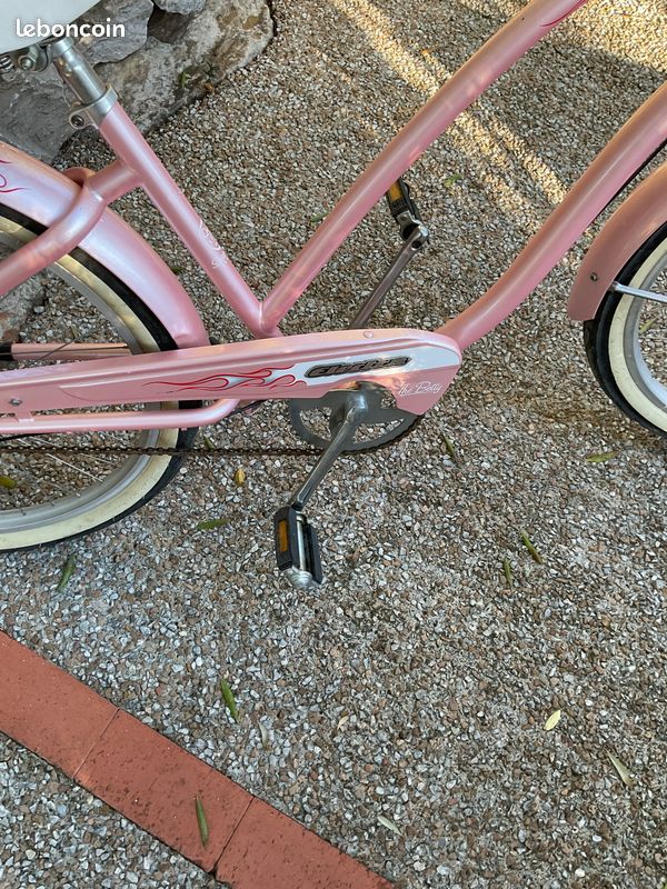 Poignées De Vélo Electra Betty Avec Motif Flamme En Relief, Noires, Diamètre 22.2 Mm, Pour Cruiser Ou Muscle Bike