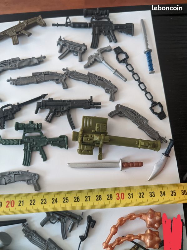Grand lot de plus de 50+ d'armes et accessoires (image 3)