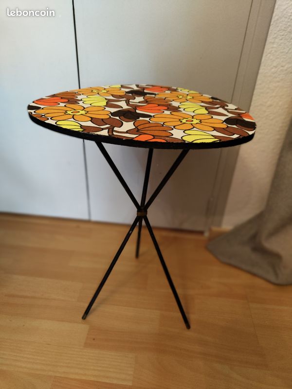 Table d'appoint année 50 relooké (image 3)