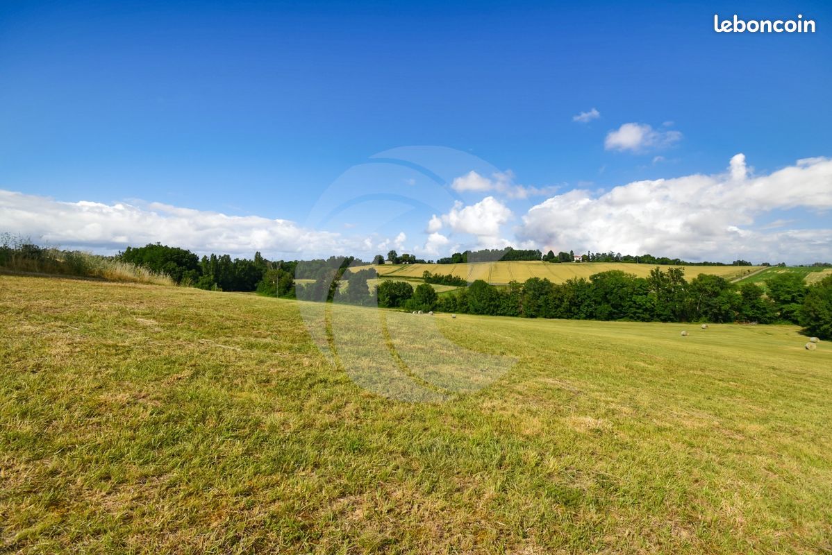 Terrain 1788 m² MONTALZAT · 42 800 €