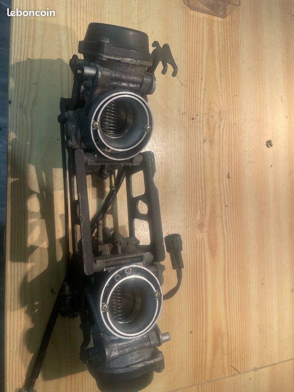 Rampe carbu sv 650 (image 2)