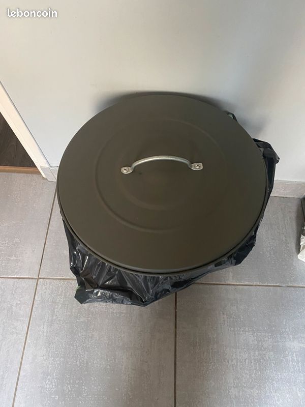 Grande poubelle (image 2)