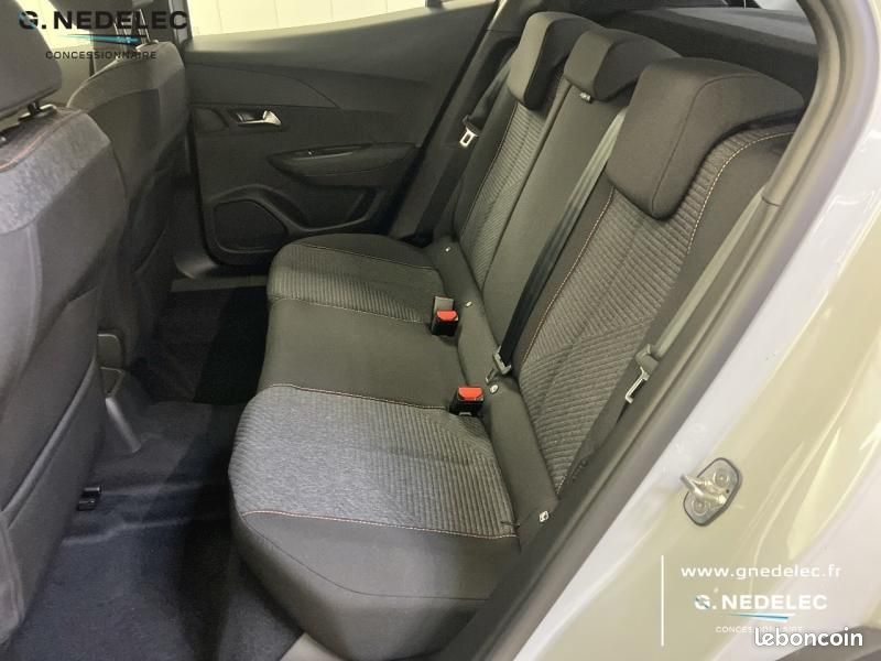 Peugeot 2008 1.2 Hybrid 110ch Style e-DCS6 (image 10)