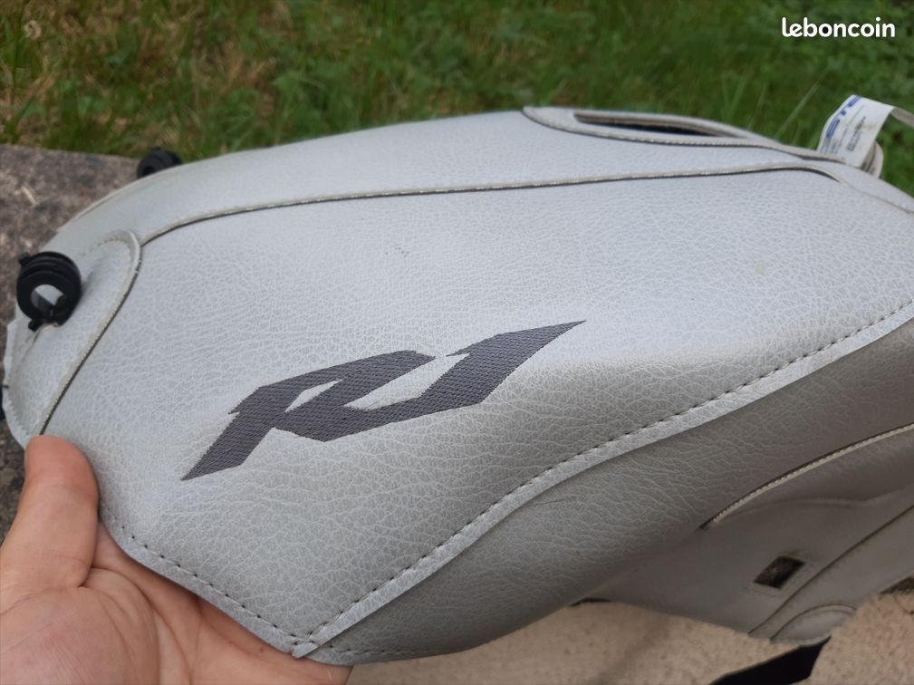 Tapis protège réservoir - Yamaha YZF R1 [2002-2003] - Bagster (image 1)