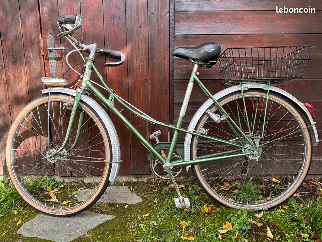 Sonnette ancienne rare Motobécane 1960s France vélo vintage