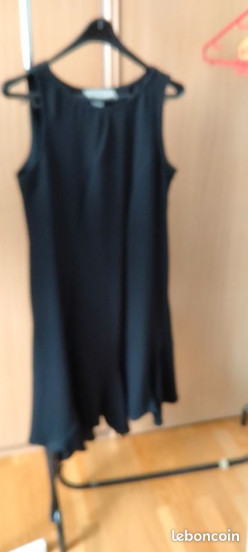 Robe habillée noire (image 2)