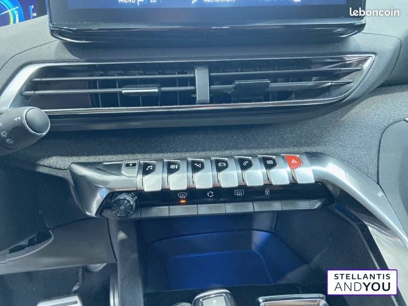 Peugeot 3008 Hybrid 225 e-EAT8 Roadtrip (image 22)