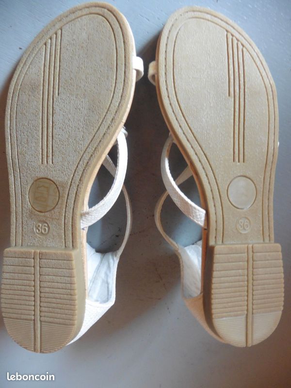 Une paire de nu pied neuf a paillettes taille 36 (image 4)