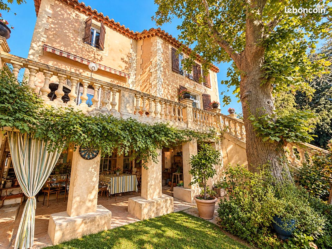 Maison 8 pièces 247 m² · à Narbonne · 247 m² · 630 000 €