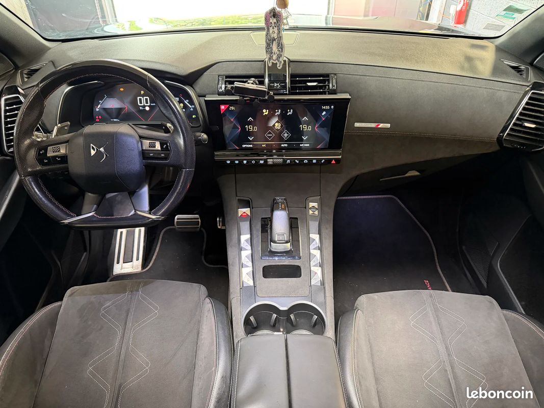 DS7 Crossback Performance Line 1.6 THP 225 EAT8 - Entretien suivi / Toit ouvrant / Attelage / CarPlay / Sellerie Cuir-Alcantara (image 24)