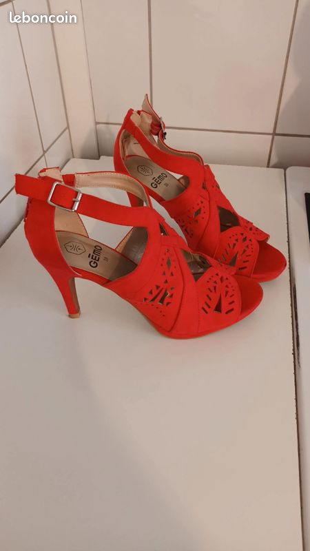 À vendre plusieurs chaussures. Femmes (image 9)