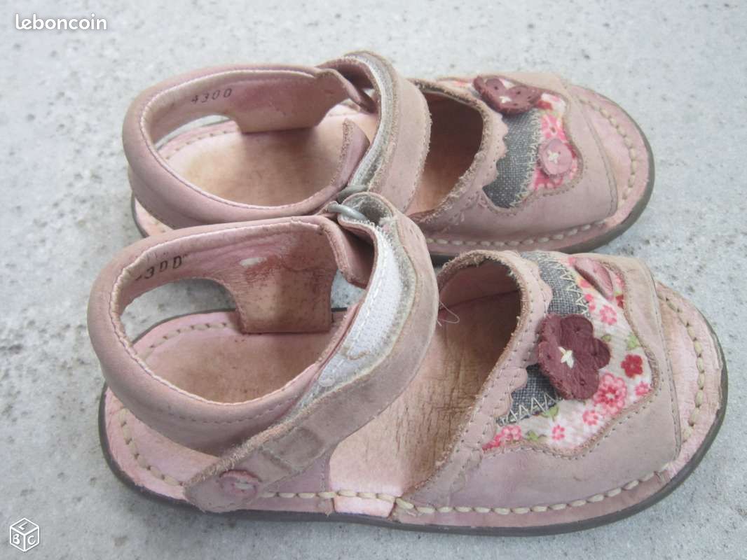 Chaussures été fille pointure 26 (image 2)