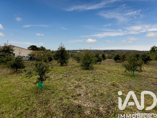 Terrain 1327 m² ISSIRAC