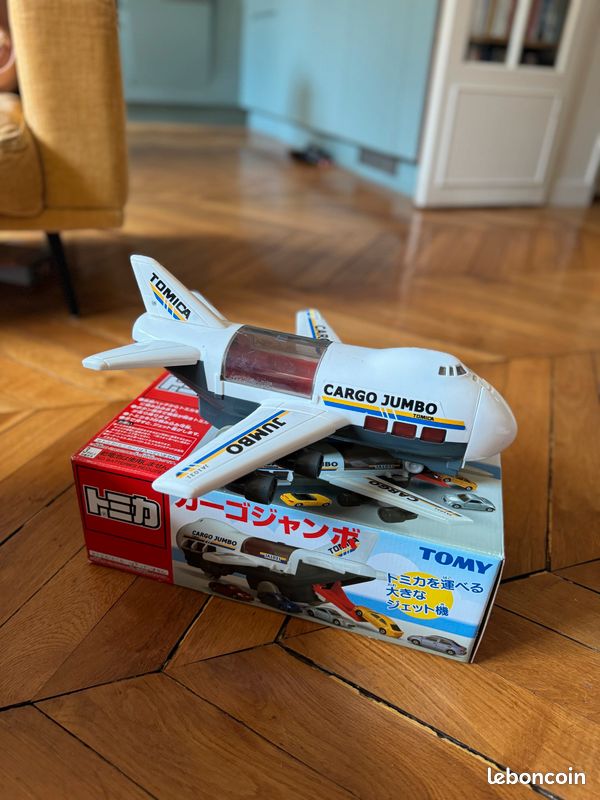 Avion Cargo Jumbo Tomica (image 5)