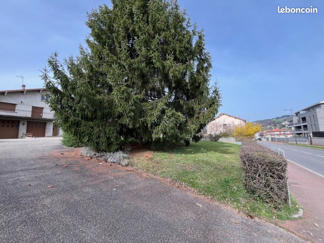 Terrain 352 m² Saint Priest En Jarez · à Saint-Priest-en-Jarez · 114 000 €