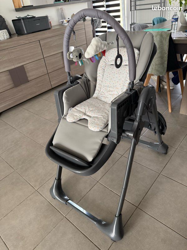 Chaise haute (image 1)