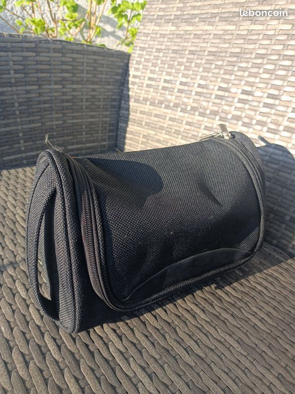 Trousse de toilette noire (image 3)