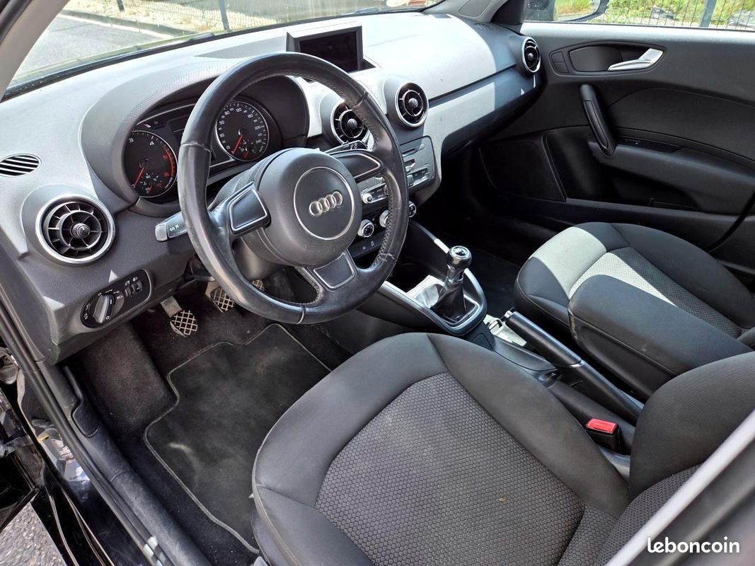 AUDI A1 Sportback 1.6 TDi DPF - 90 - Start/Stop SPORTBACK Ambiente PHASE 1 (image 8)