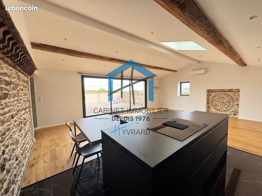 Appartement 5 pièces 138 m² · à Genilac · 138 m² · 1 500 €/mois