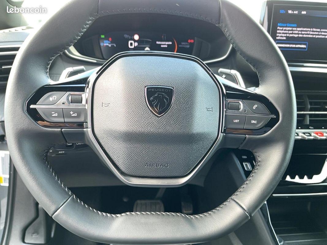 Peugeot 2008 (2) Hybrid 145 e-DCS6 ALLURE (image 22)
