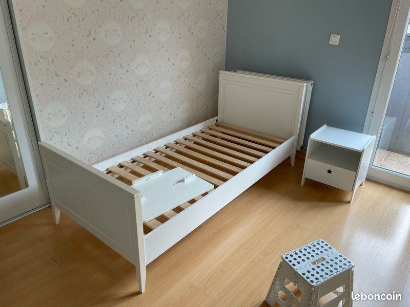 Lit enfant évolutif et table de nuit (image 1)