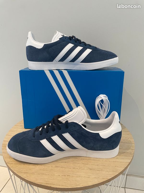 adidas gazelle silver green womens Pegashoes - Basket Adidas Originals Gazelle Bleu ciel/ Noir