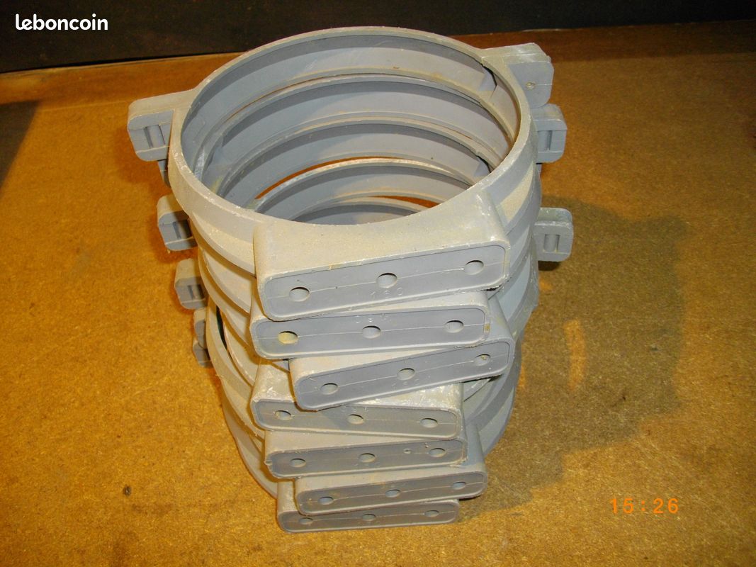 Lot de 7 colliers de fixation plastique pour tuyau PVC diamètre 160 mm (image 1)