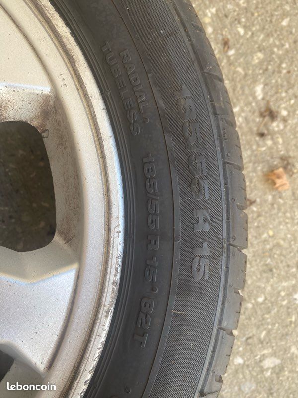 Jantes + pneus clio 3 (image 2)