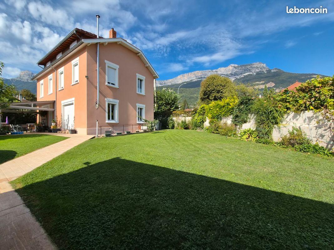 Maison 8 pièces 197 m² · à Claix · 197 m² · 795 000 €