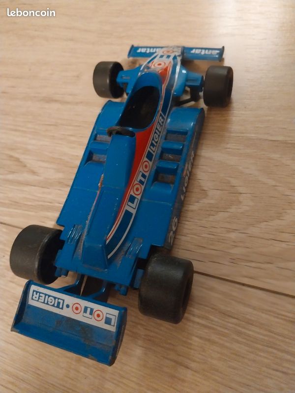 VOITURE MINIATURE FERRARI F1 Majorette Rail Route Echelle 1/55 EUR 12,00 - FR