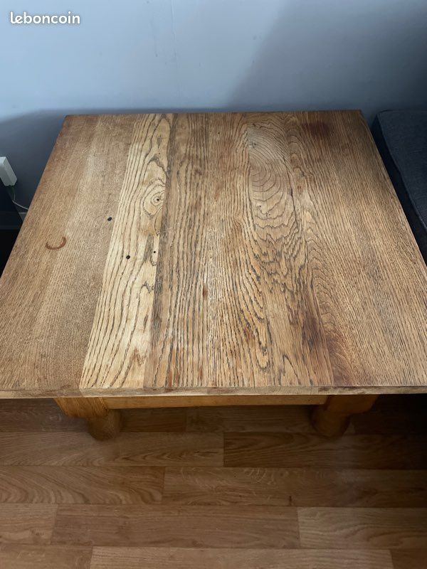 Table en bois (image 1)