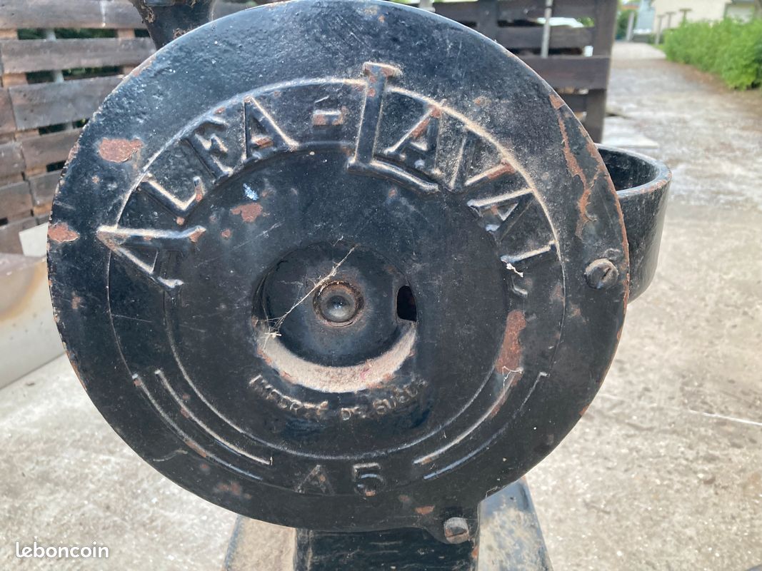 Ancienne écrémeuse alfa-laval a5 sur pied – fonte (image 7)