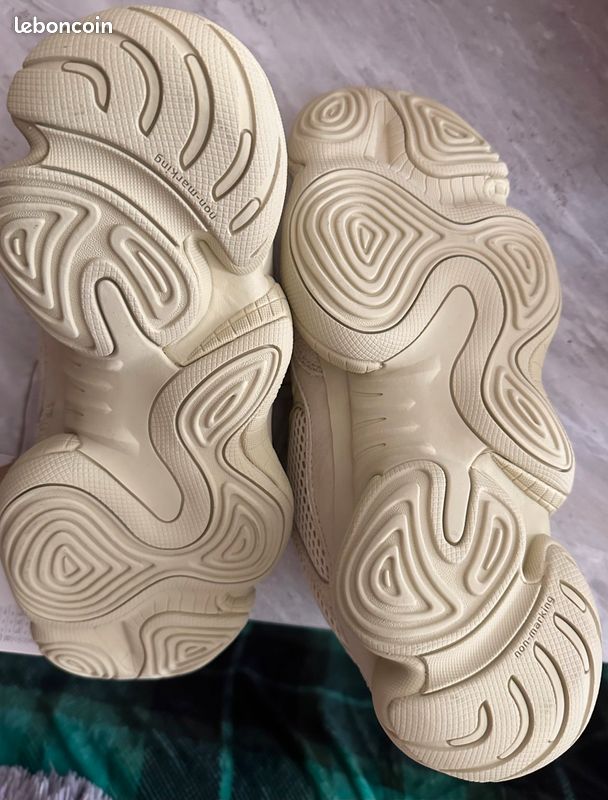 Adidas Yeezy 500 Vanille 43 1/3 (image 2)