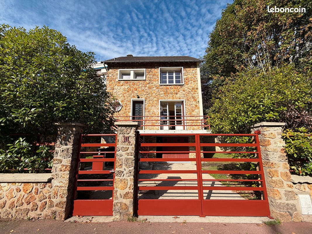 Maison 4 pièces 92 m² · à Vélizy-Villacoublay · 92 m² · 2 650 €/mois