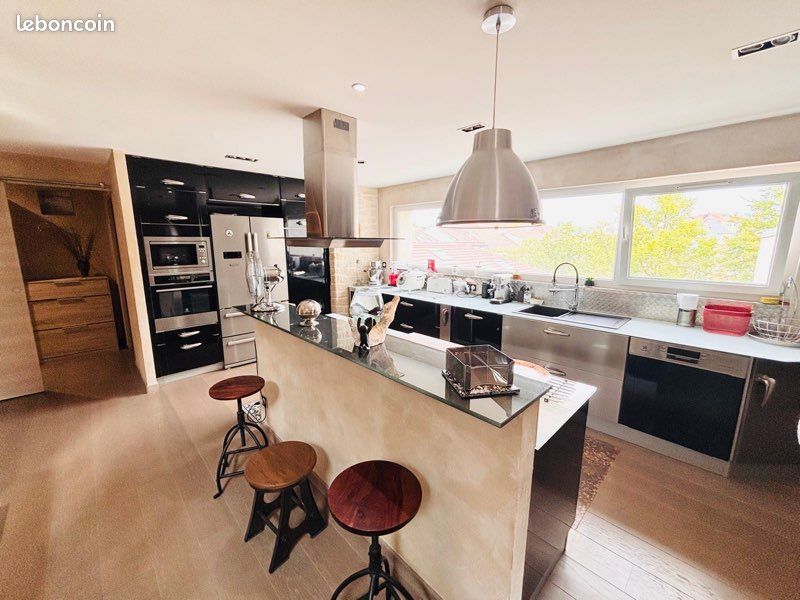 Appartement 6 pièces 143 m² · à Oyonnax · 143 m² · 270 000 €