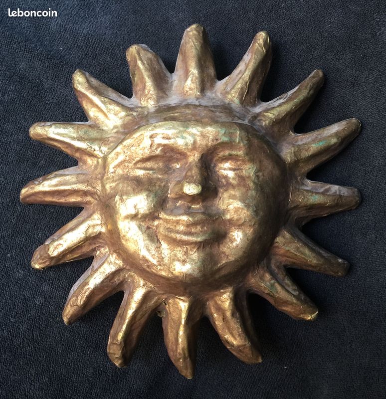 Soleil en papier mâché doré - à accrocher (image 1)