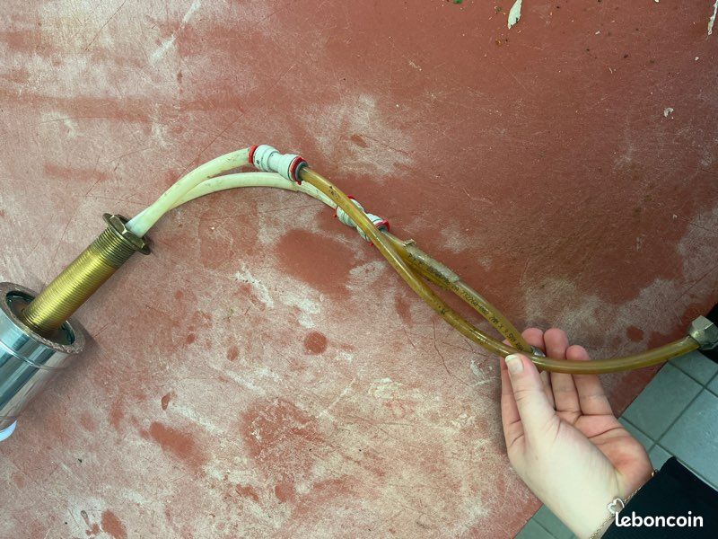 Tuyau + connecteur pour tireuse à bière H.Koenig BW7 - Electroménager