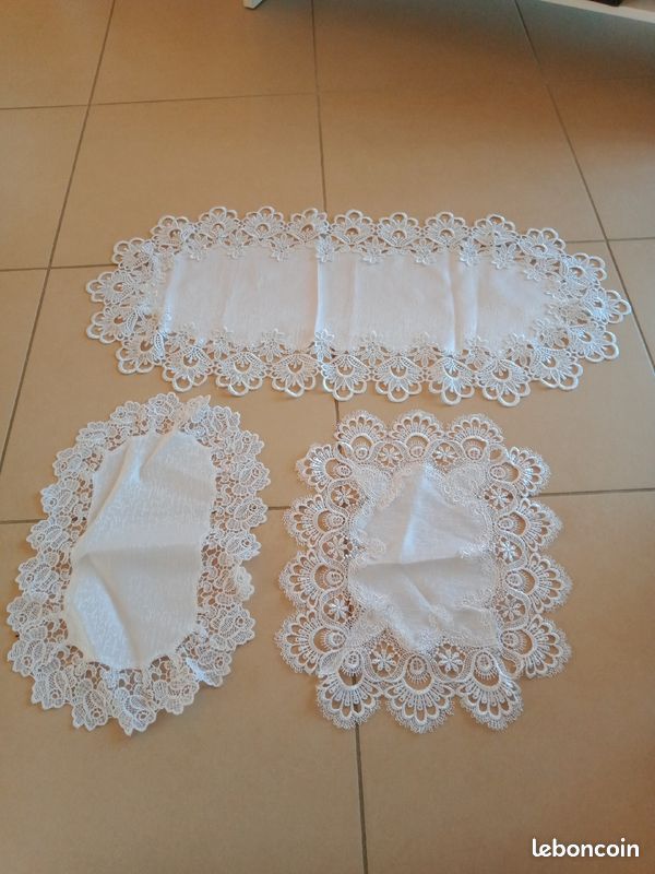 3 napperons (image 1)