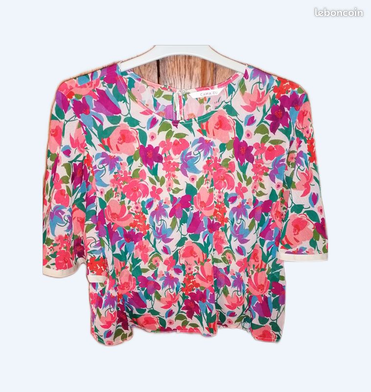 Dernière démarque pour ce Chemisier voile orangé Vêtements