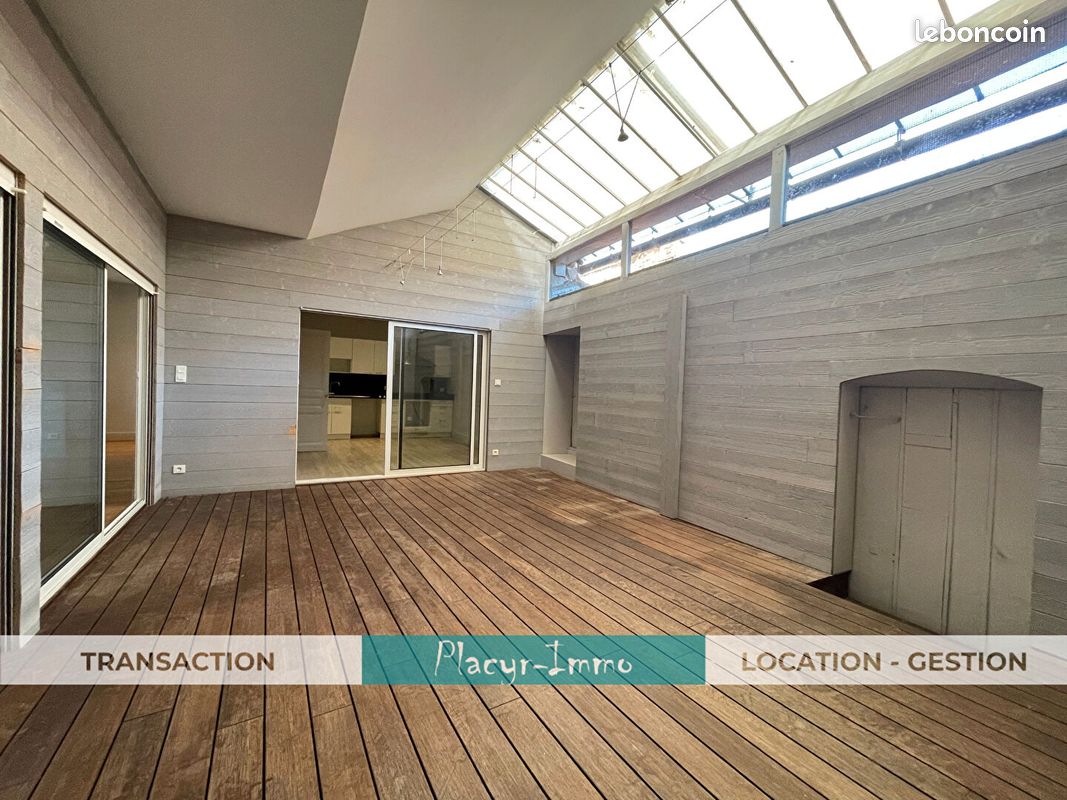 Appartement 4 pièces 143 m² · à Mâcon · 143 m² · 1 150 €/mois