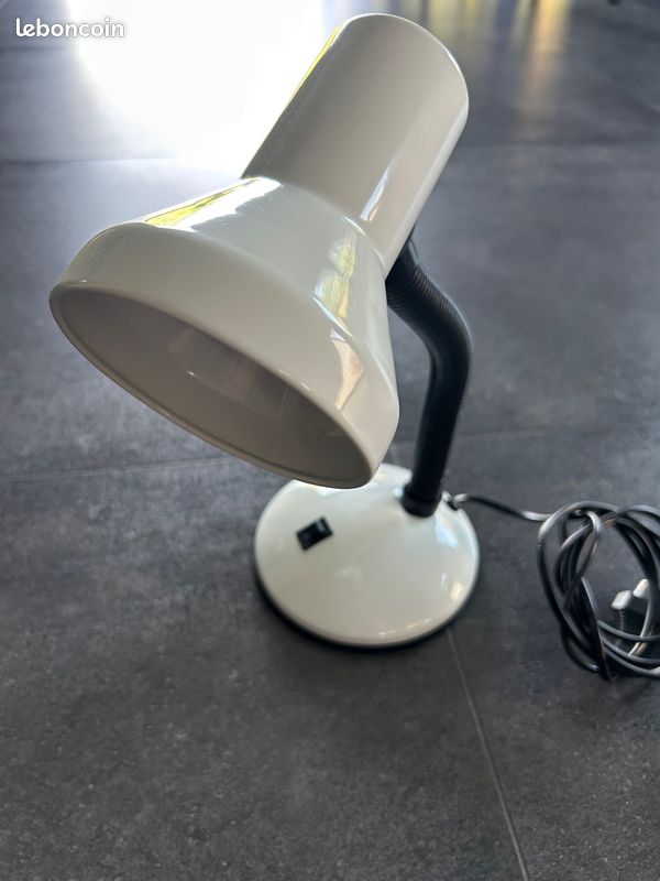 Lampe de bureau (image 1)