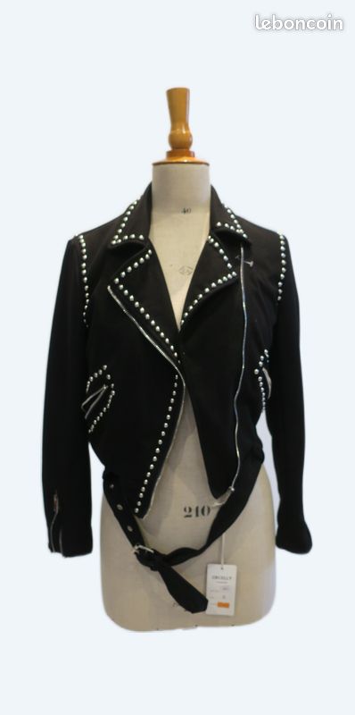 Blouson clouté noir (image 1)