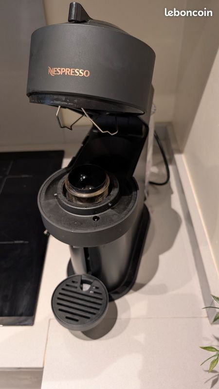 Machine à café Nespresso voluptuo en très bon état (image 3)