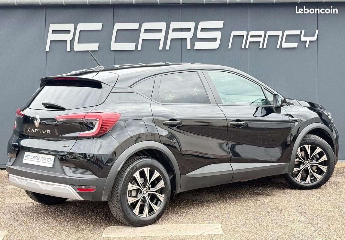 Renault CAPTUR II 1.6 E-TECH HYBRIDE 145CH EVOLUTION (image 3)