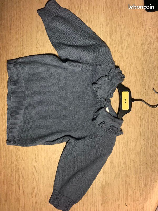Pull bleu H&M, taille 68 cm/ 4-6 mois (image 1)