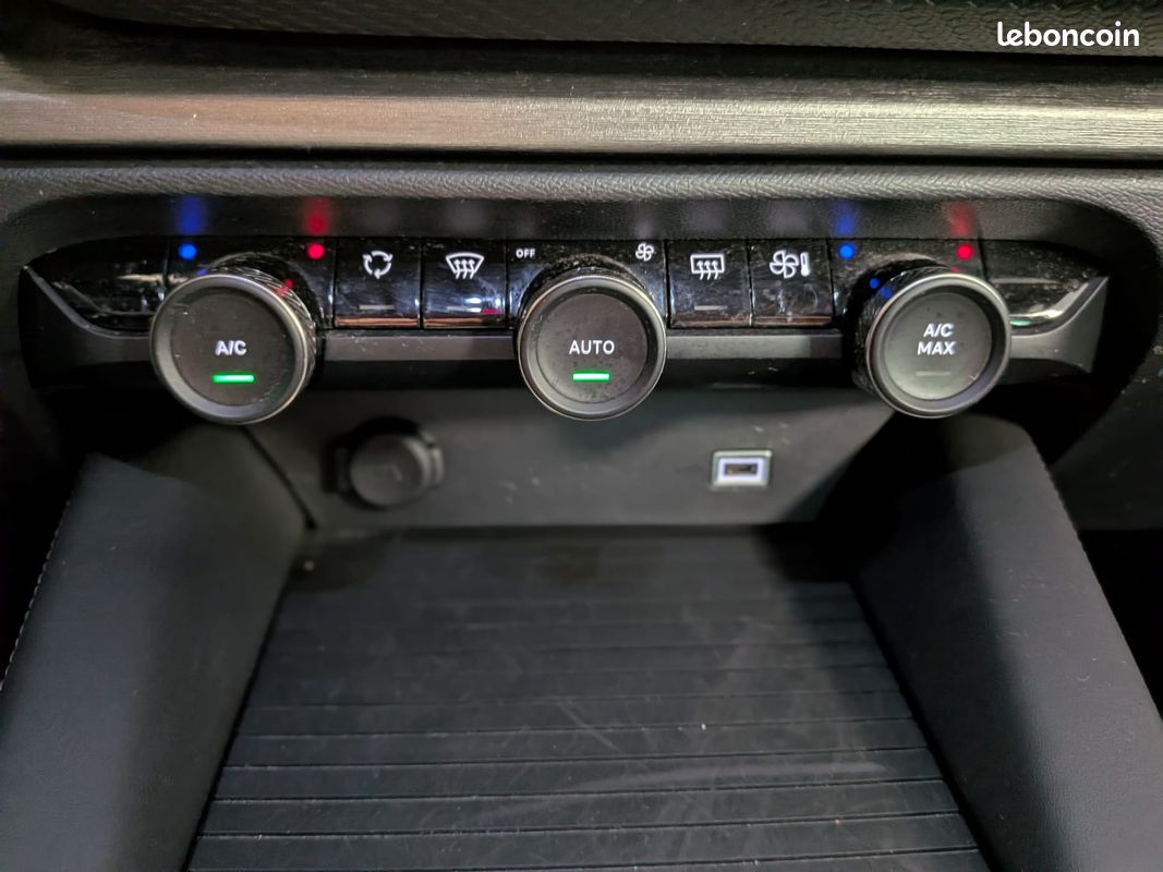 CITROEN C5 X 1.2 130CH EAT8 S&S FEEL PACK - CAMERA DE RECUL - ANDROID AUTO APPLE & CARPLAy (image 17)