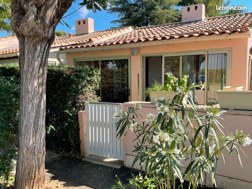 Petite maison dans résidence calme à 700 m de la plage (image 1)